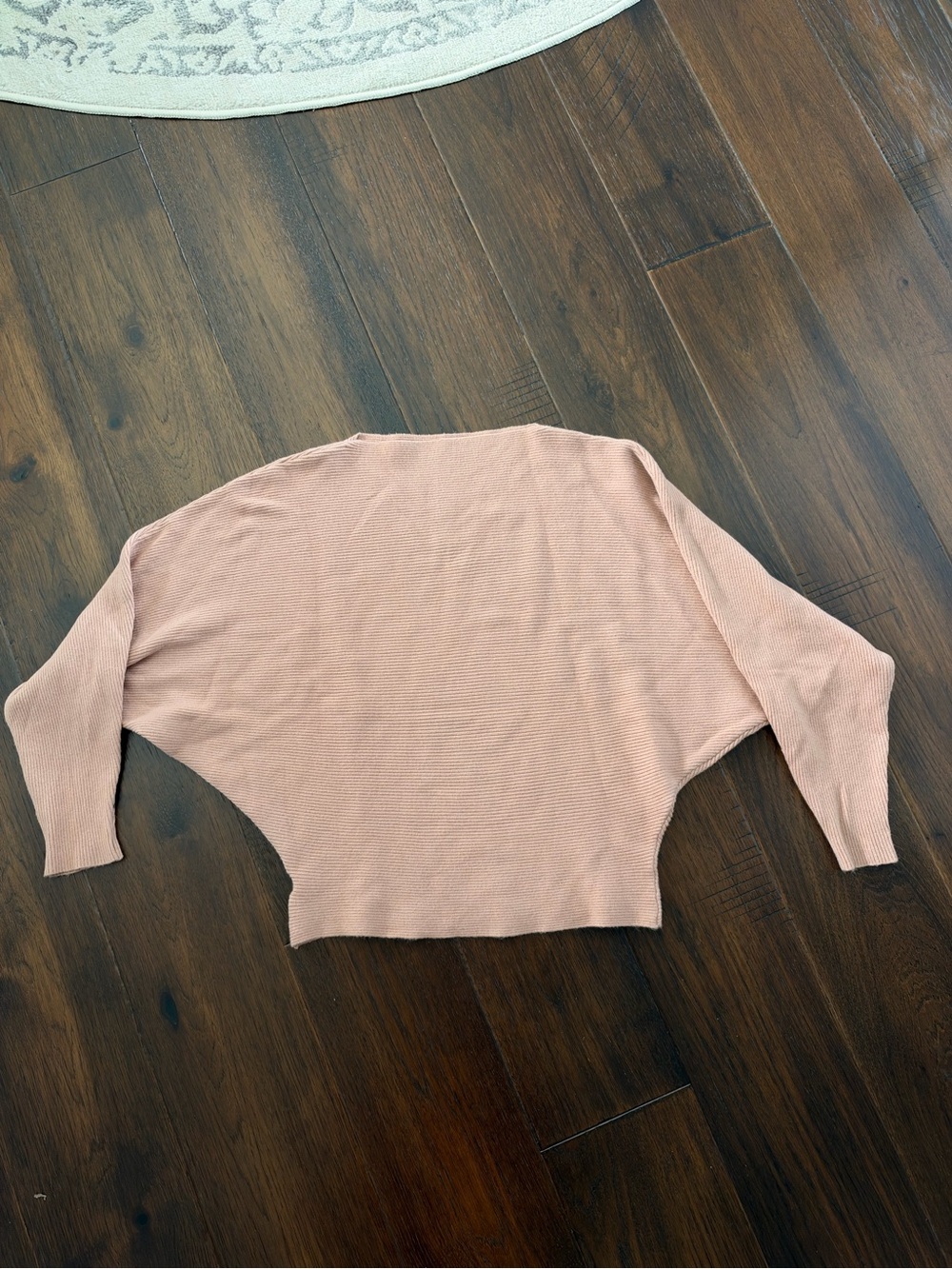Ribbed Crew Neck batwing Sweater in Pink Like New